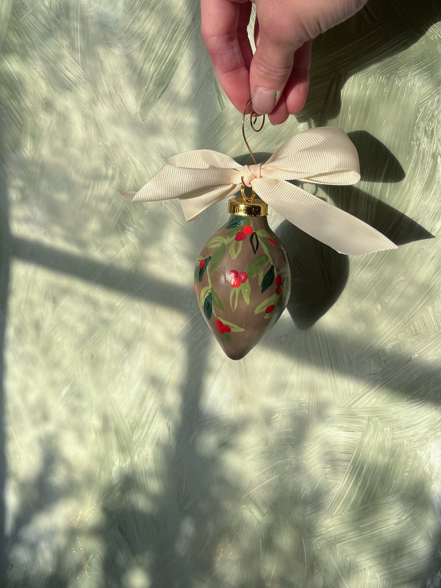 Berry Kiss Bauble | Holiday 2024 Limited Edition