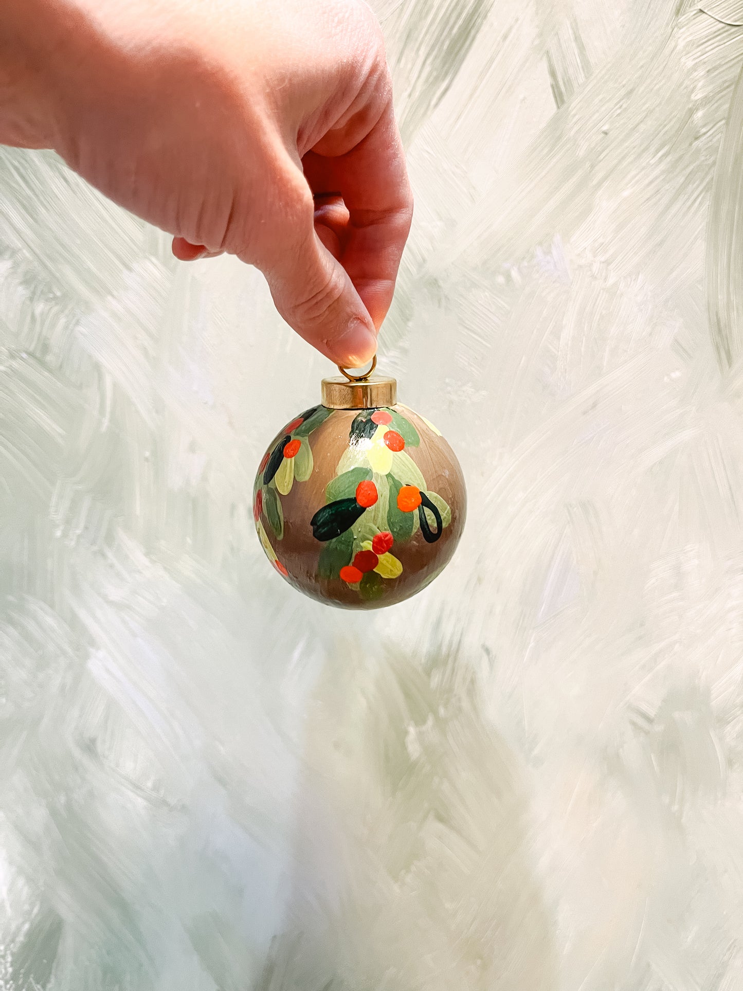 Berry Kiss Bauble | Holiday 2024 Limited Edition